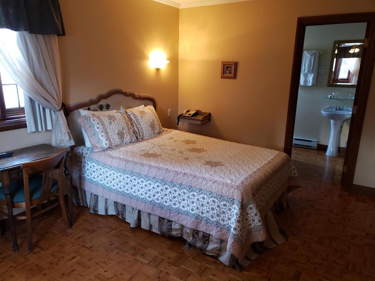 GrandʼMère Auberge Le Flores מראה חיצוני תמונה