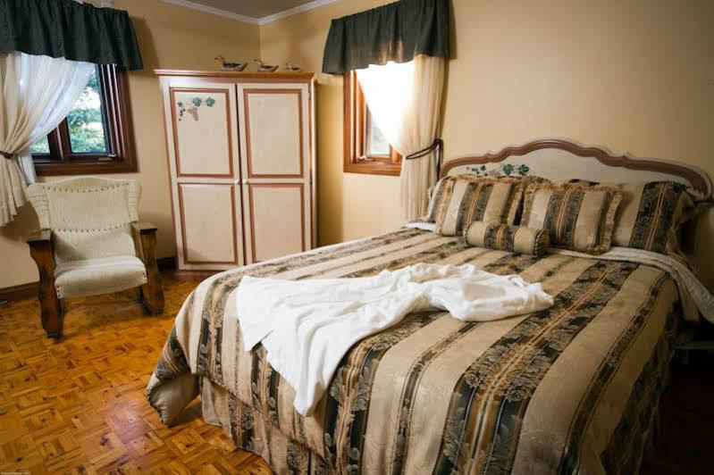 GrandʼMère Auberge Le Flores מראה חיצוני תמונה